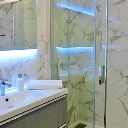T2 Heliopolis Luxe New York Village Naturiste Cap D * 아그